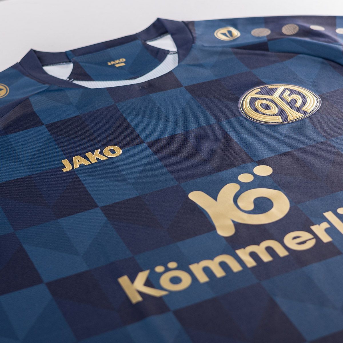1. FSV Mainz 05 2023-24 Away Kit