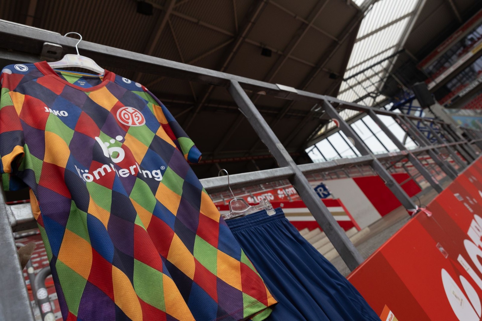 1. FSV Mainz 05 2024-25 Carnival Kit