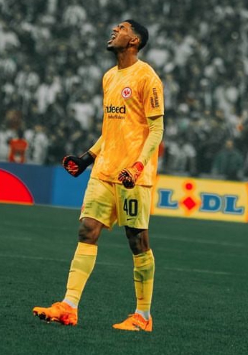 Eintracht Frankfurt 2024-25 GK 2 Kit