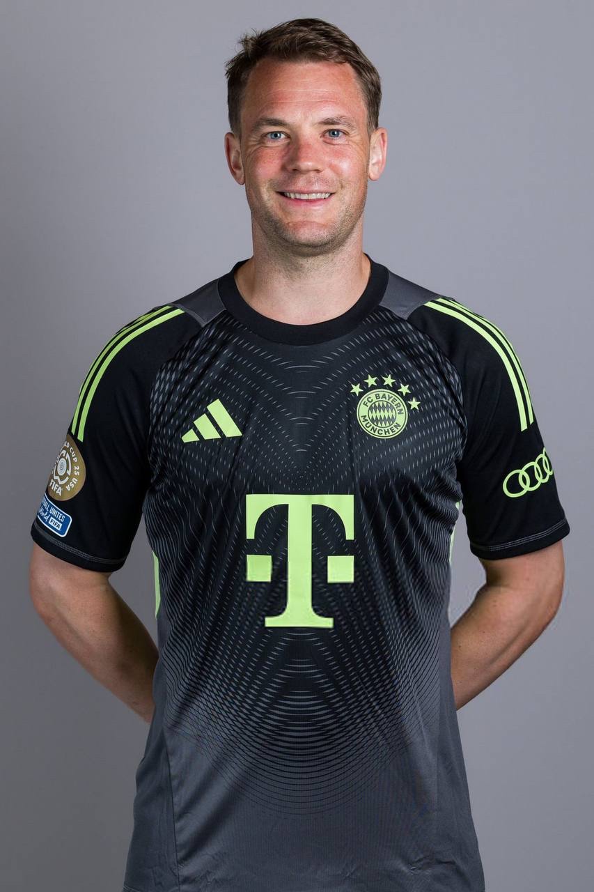 Bayern München 2025-26 GK 2 Kit