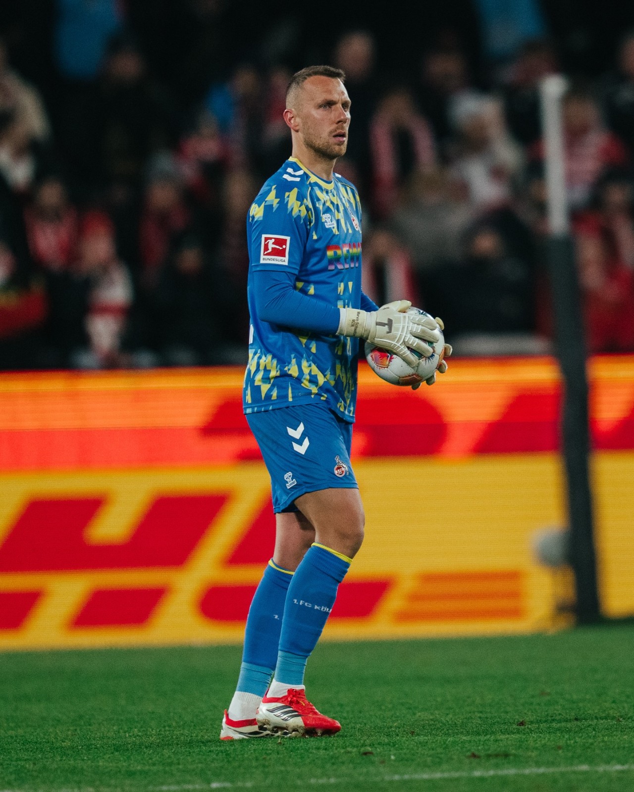 1. FC Köln 2025-26 GK 1 V2 Kit