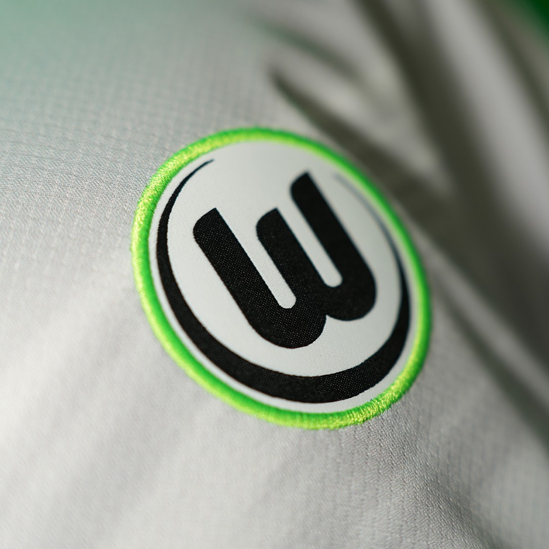 VfL Wolfsburg 2025-26 Away Kit