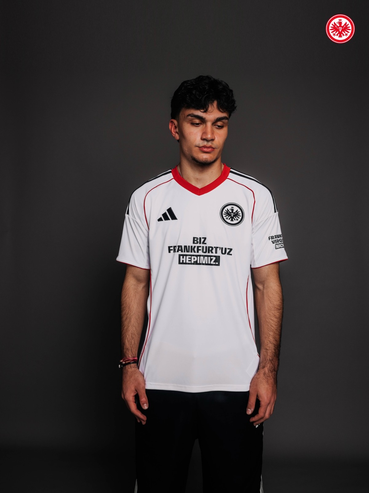 Eintracht Frankfurt 2025-26 Away V2 Kit