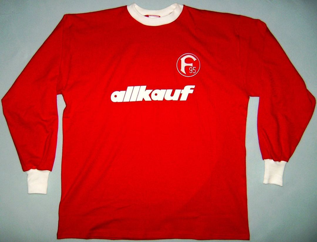 Fortuna Düsseldorf 1974-75 Home Kit