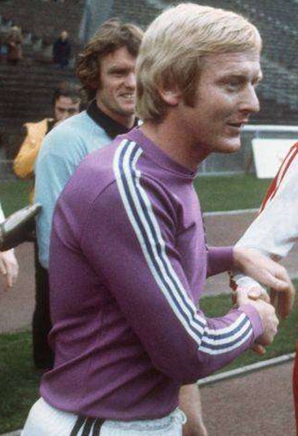 Tennis Borussia Berlin 1974-75 Home Kit