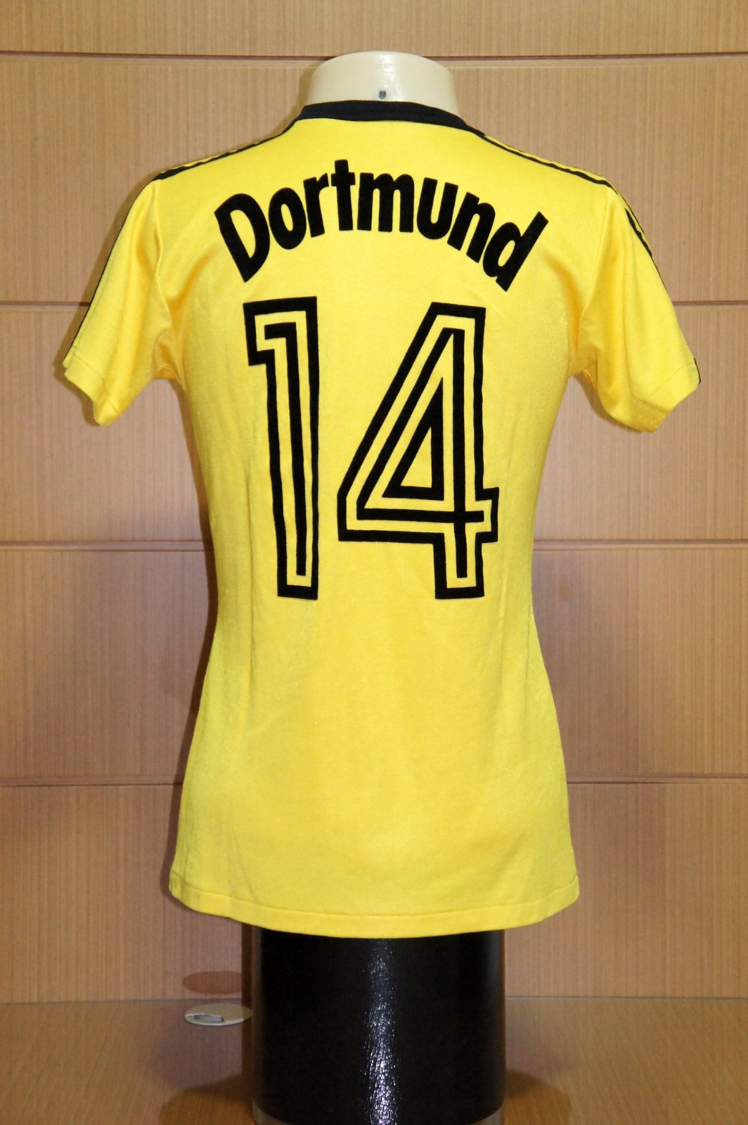 Borussia Dortmund 1976-77 Home Kit