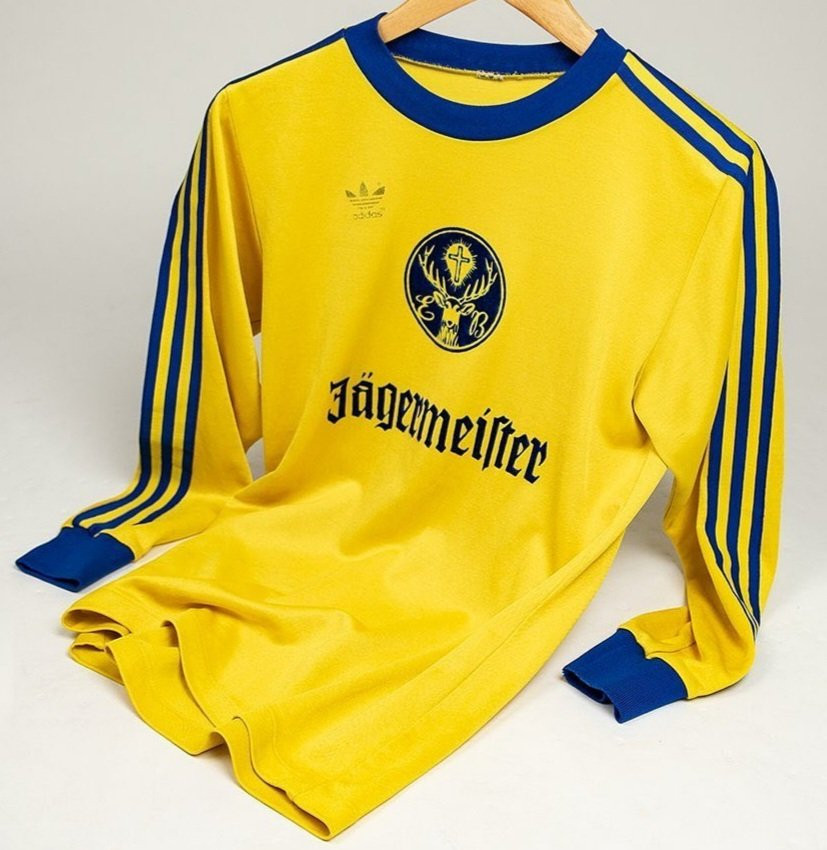 Eintracht Braunschweig 1976-77 Home Kit