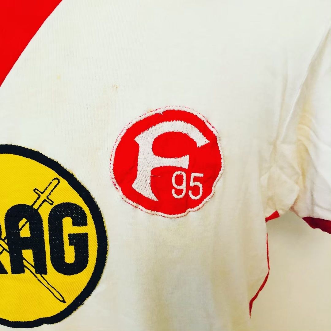 Fortuna Düsseldorf 1977-78 Home Kit