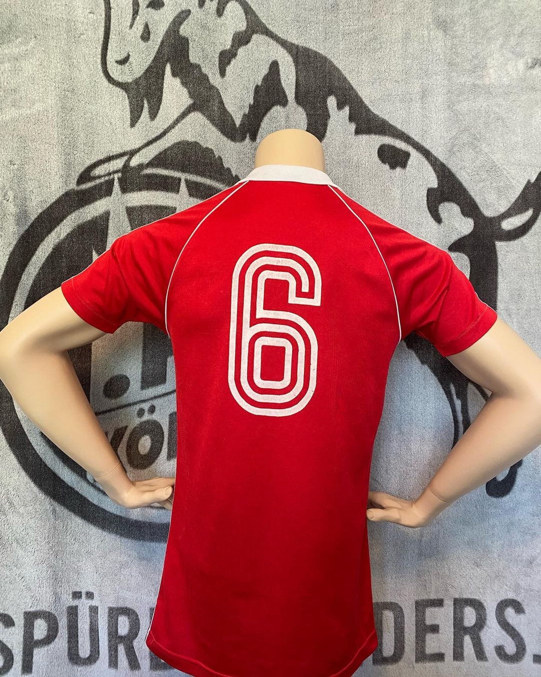 1. FC Köln 1980-81 Away Kit