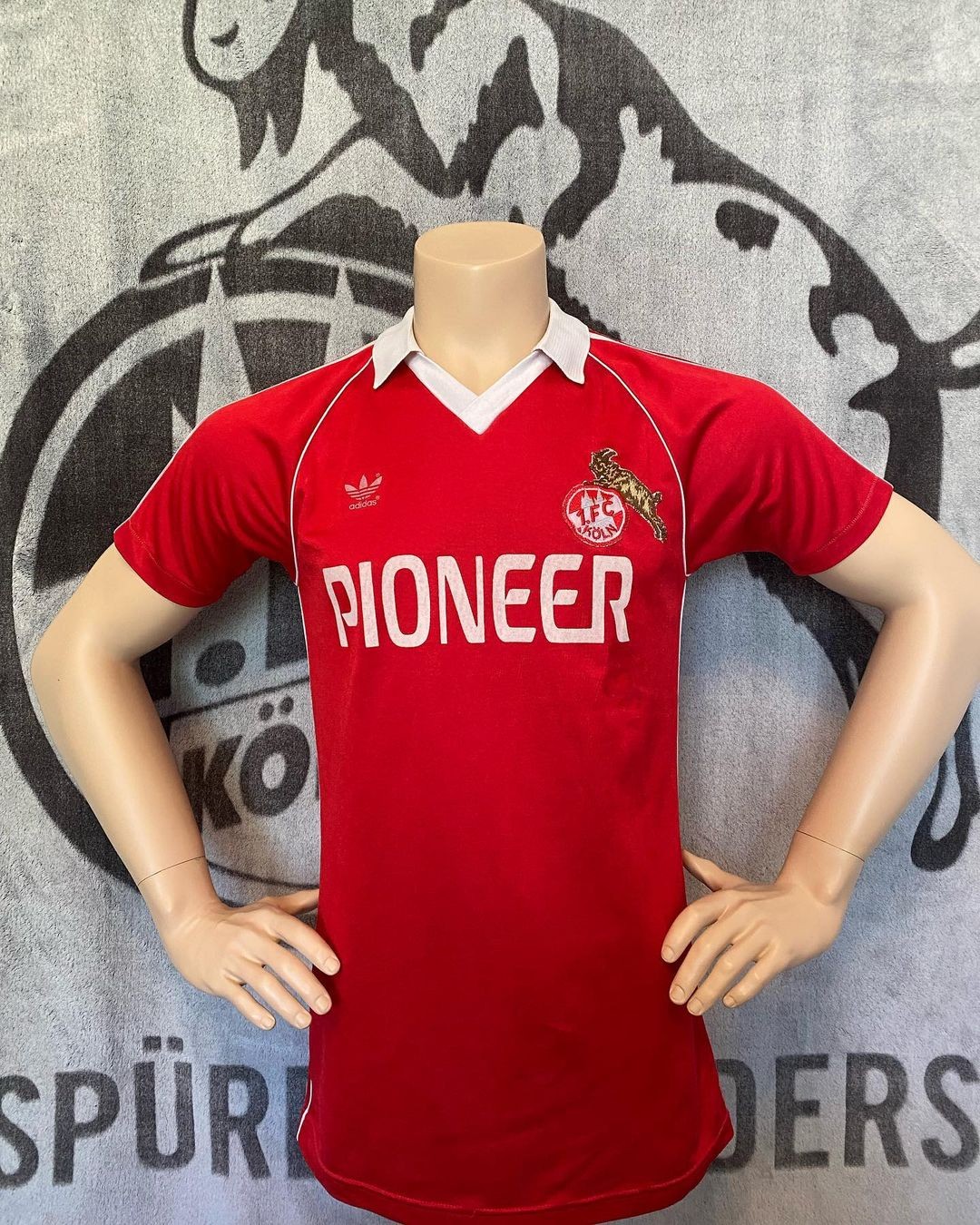 1. FC Köln 1980-81 Away Kit