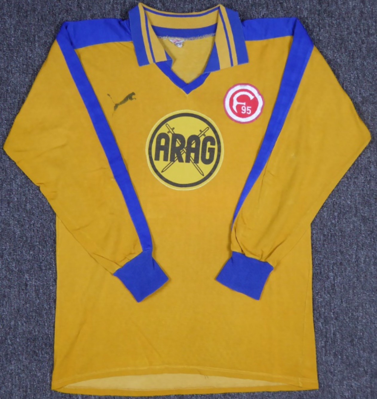 Fortuna Düsseldorf 1980-81 Third Kit