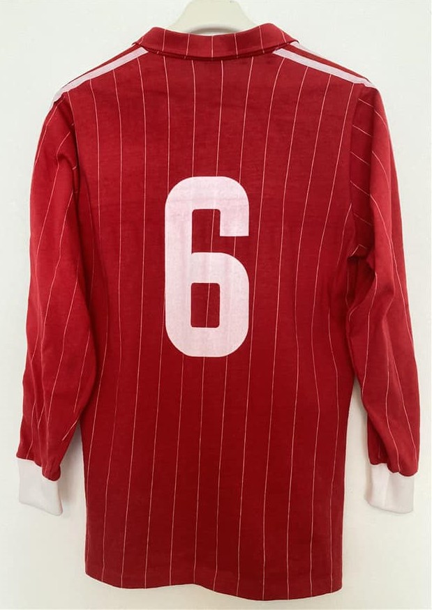 1. FC Nürnberg 1981-82 Home 2 Kit