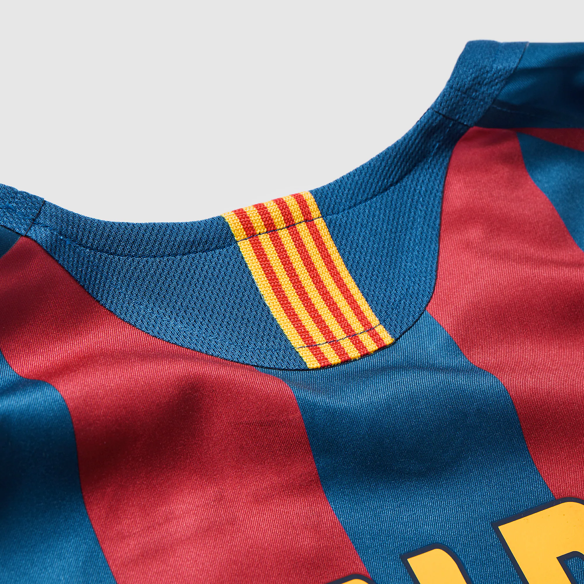 FC Barcelona 2005-06 Home Kit Reissue